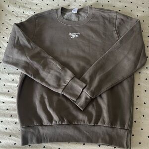 Reebok sweatshirt. M. Khaki